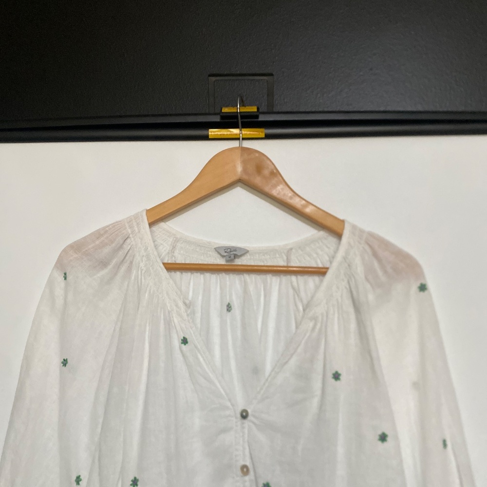 Rails M Green Daisy Embroidery Mariah Top - Picture 8 of 13